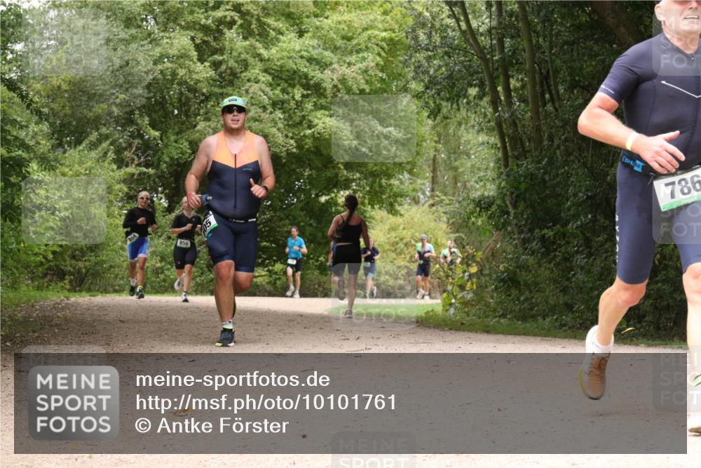 30.08.2026 - Elbe Triathlon Hamburg Antke Förster http://msf.ph/oto/10101761 30.08.2026 11:22:20 Laufen 856, 05, 786 meine-sportfotos.de