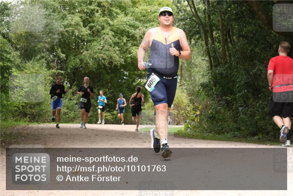 30.08.2026 - Elbe Triathlon Hamburg Antke Förster http://msf.ph/oto/10101763 30.08.2026 11:22:22 Laufen 856, 605 meine-sportfotos.de