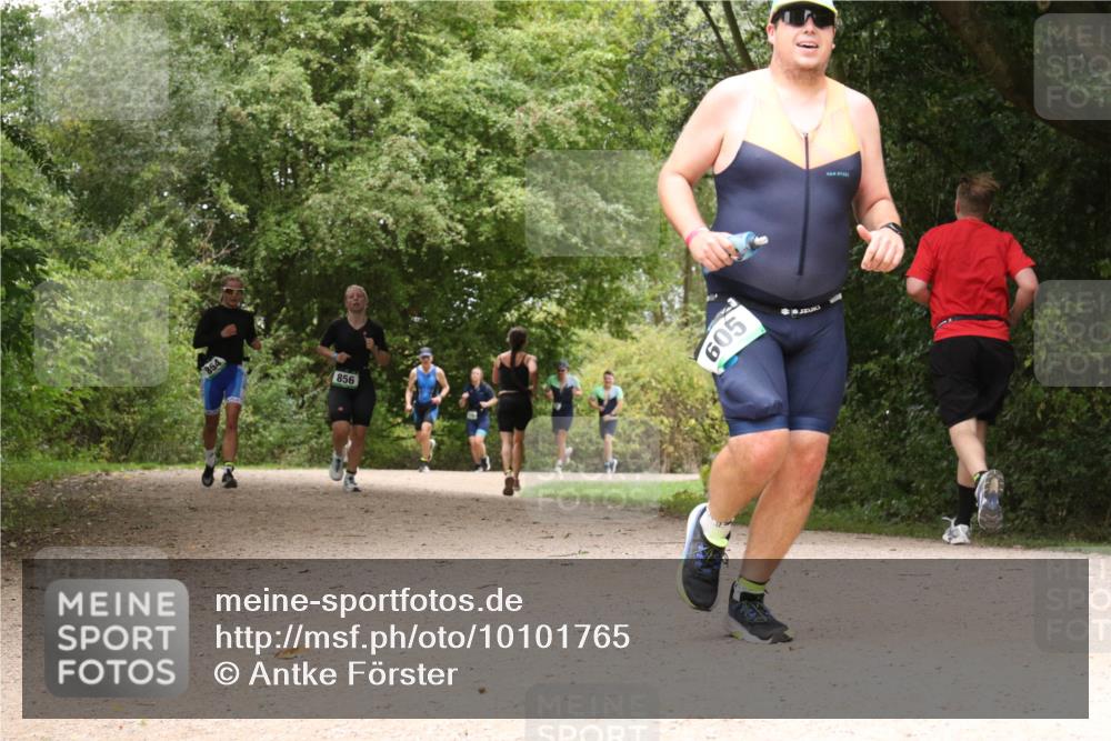 30.08.2026 - Elbe Triathlon Hamburg Antke Förster http://msf.ph/oto/10101765 30.08.2026 11:22:22 Laufen 856, 605 meine-sportfotos.de