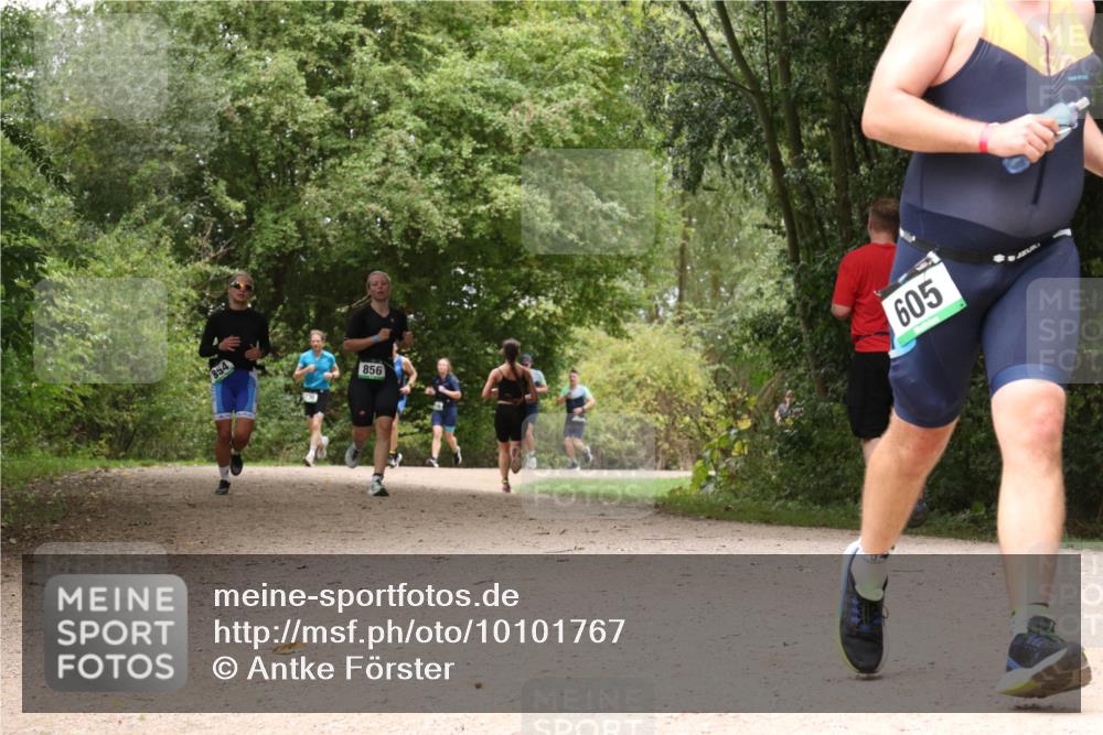 30.08.2026 - Elbe Triathlon Hamburg Antke Förster http://msf.ph/oto/10101767 30.08.2026 11:22:23 Laufen 856, 605 meine-sportfotos.de