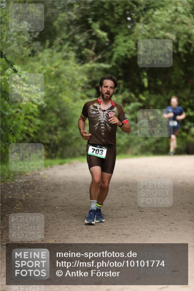 30.08.2026 - Elbe Triathlon Hamburg Antke Förster http://msf.ph/oto/10101774 30.08.2026 11:19:34 Laufen 703 meine-sportfotos.de