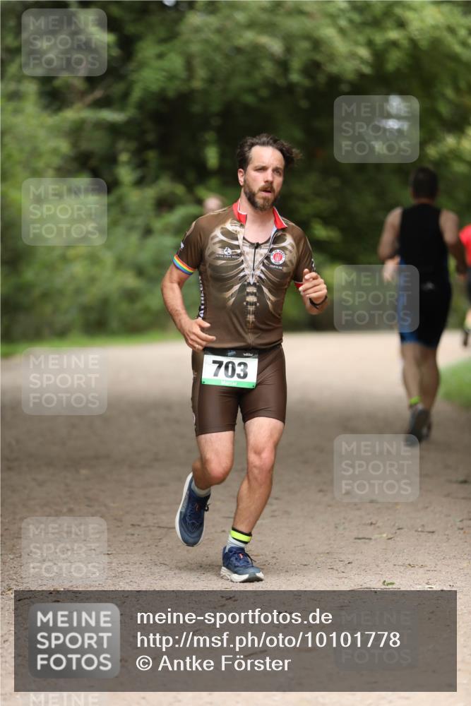 30.08.2026 - Elbe Triathlon Hamburg Antke Förster http://msf.ph/oto/10101778 30.08.2026 11:19:35 Laufen 703 meine-sportfotos.de