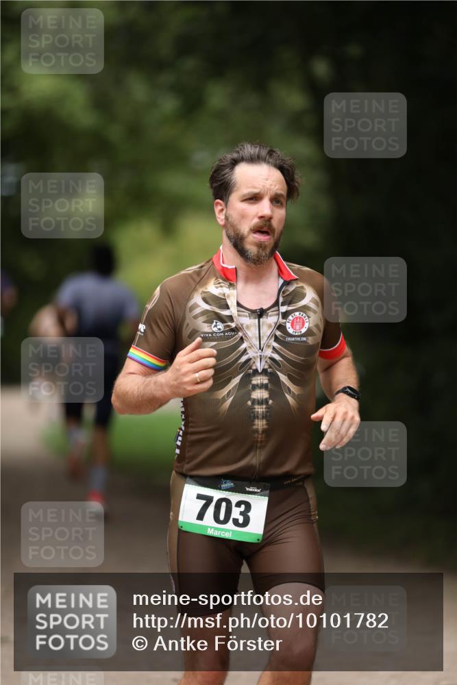 30.08.2026 - Elbe Triathlon Hamburg Antke Förster http://msf.ph/oto/10101782 30.08.2026 11:19:37 Laufen 703 meine-sportfotos.de