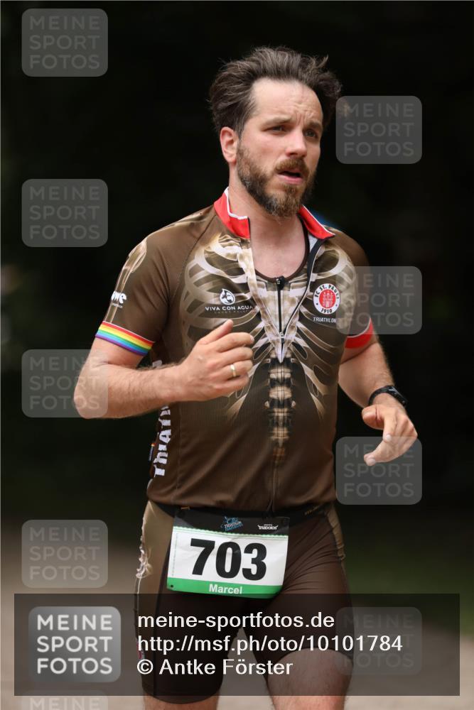 30.08.2026 - Elbe Triathlon Hamburg Antke Förster http://msf.ph/oto/10101784 30.08.2026 11:19:37 Laufen 703, 1910 meine-sportfotos.de