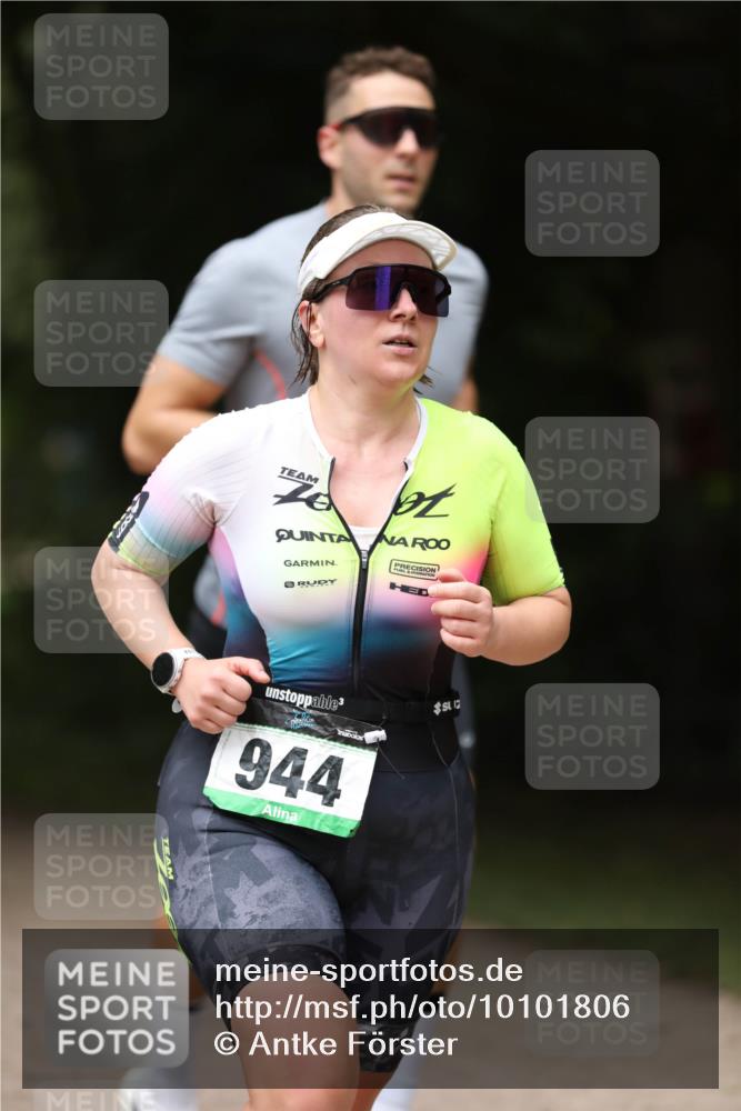 30.08.2026 - Elbe Triathlon Hamburg Antke Förster http://msf.ph/oto/10101806 30.08.2026 11:19:53 Laufen 944 meine-sportfotos.de