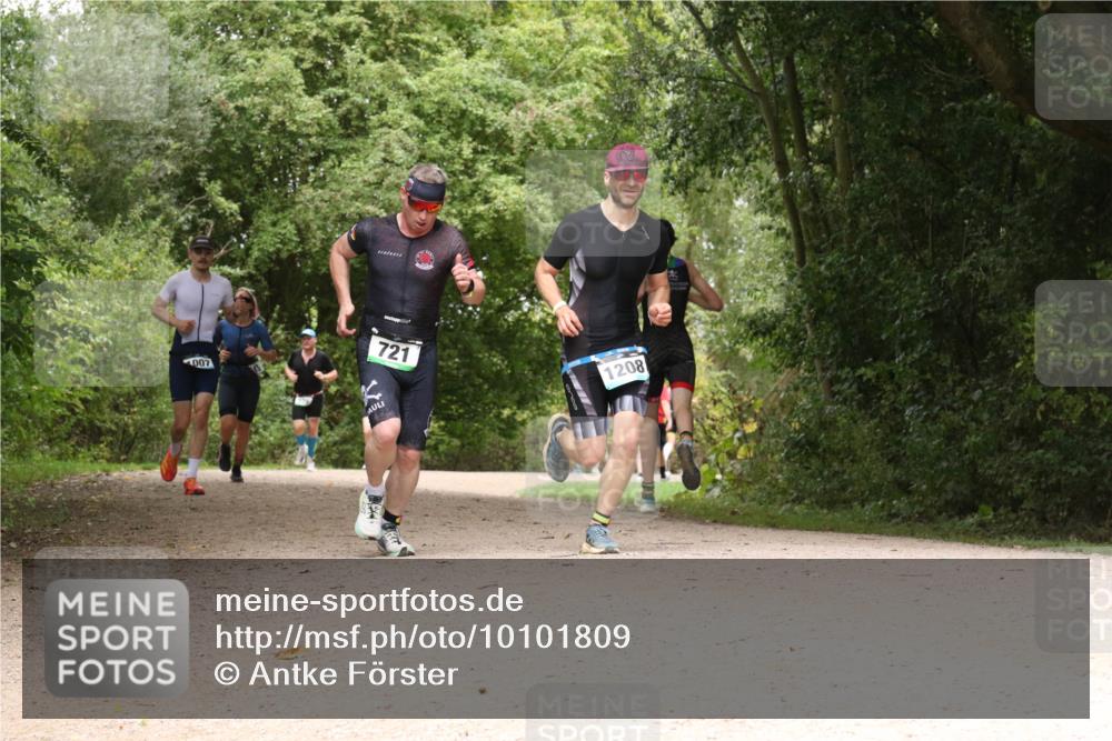30.08.2026 - Elbe Triathlon Hamburg Antke Förster http://msf.ph/oto/10101809 30.08.2026 11:22:41 Laufen 007, 721, 1208 meine-sportfotos.de
