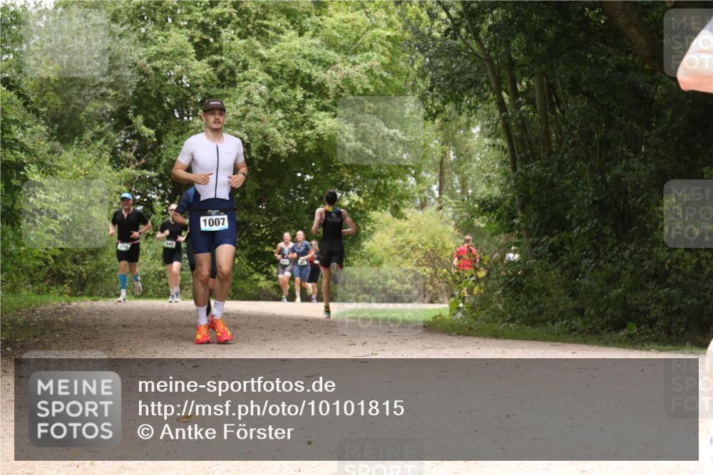 30.08.2026 - Elbe Triathlon Hamburg Antke Förster http://msf.ph/oto/10101815 30.08.2026 11:22:44 Laufen 556, 1007 meine-sportfotos.de