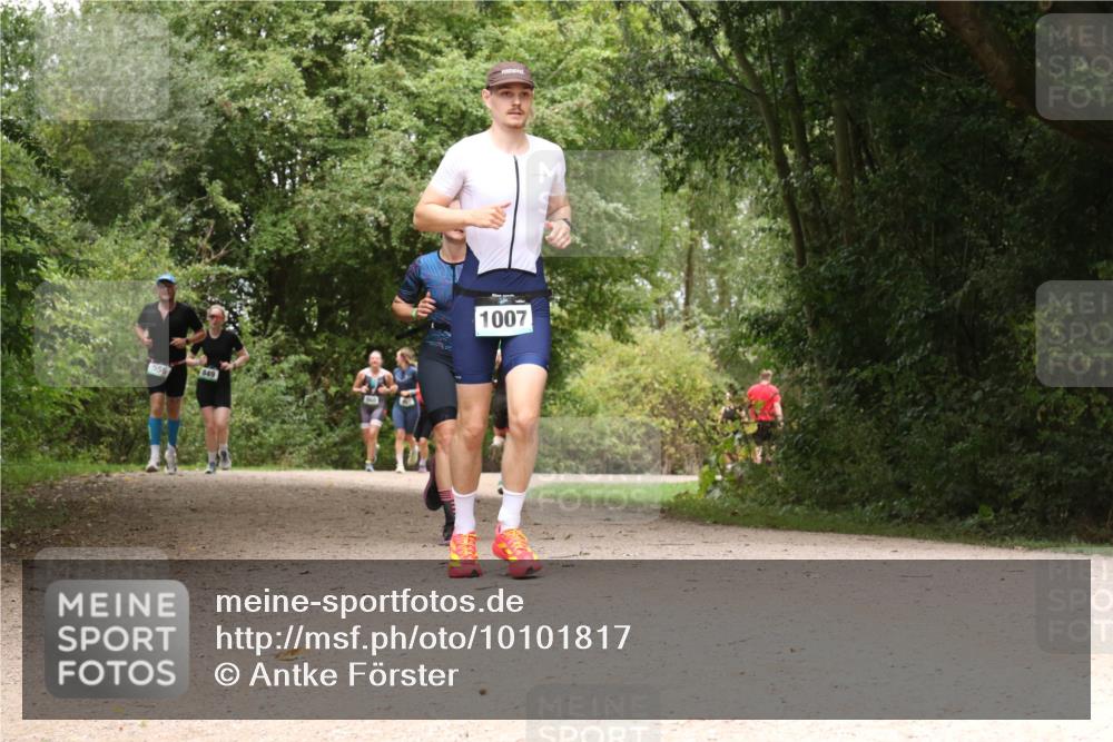 30.08.2026 - Elbe Triathlon Hamburg Antke Förster http://msf.ph/oto/10101817 30.08.2026 11:22:45 Laufen 1007 meine-sportfotos.de