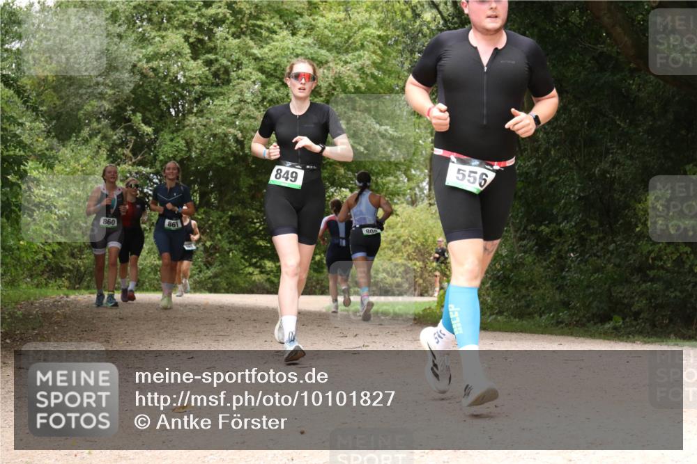 30.08.2026 - Elbe Triathlon Hamburg Antke Förster http://msf.ph/oto/10101827 30.08.2026 11:22:53 Laufen 860, 861, 849, 80, 556 meine-sportfotos.de