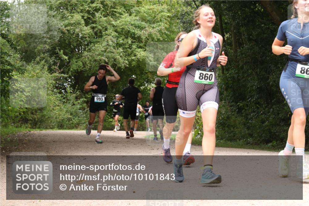 30.08.2026 - Elbe Triathlon Hamburg Antke Förster http://msf.ph/oto/10101843 30.08.2026 11:22:59 Laufen 993, 860, 86 meine-sportfotos.de