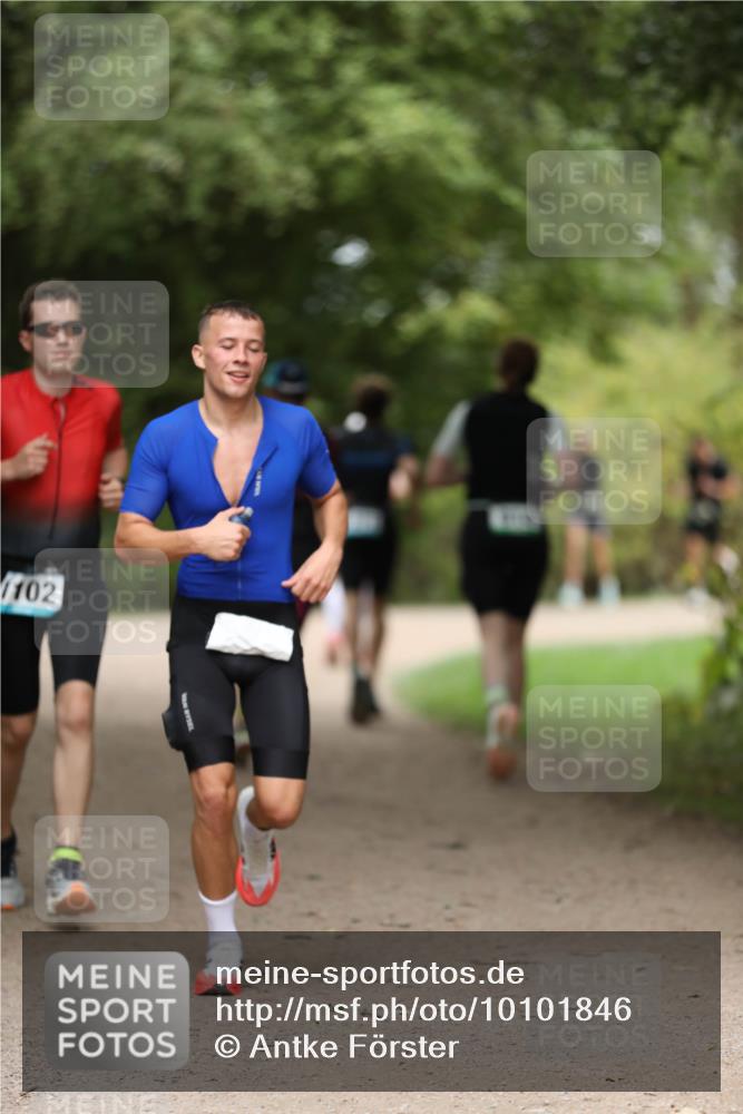 30.08.2026 - Elbe Triathlon Hamburg Antke Förster http://msf.ph/oto/10101846 30.08.2026 11:20:15 Laufen 102 meine-sportfotos.de