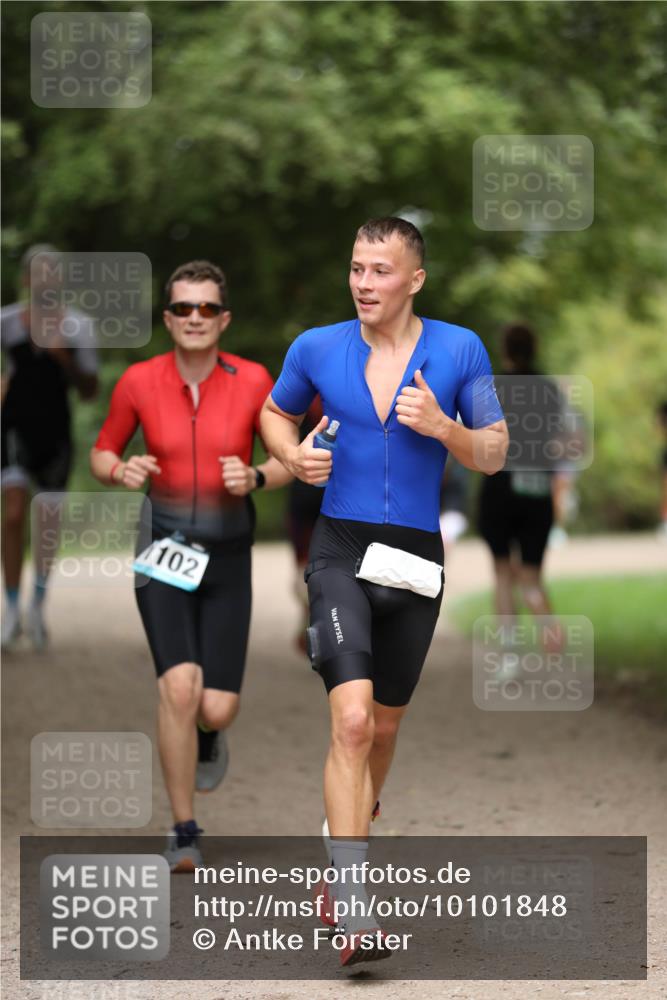 30.08.2026 - Elbe Triathlon Hamburg Antke Förster http://msf.ph/oto/10101848 30.08.2026 11:20:16 Laufen 102 meine-sportfotos.de