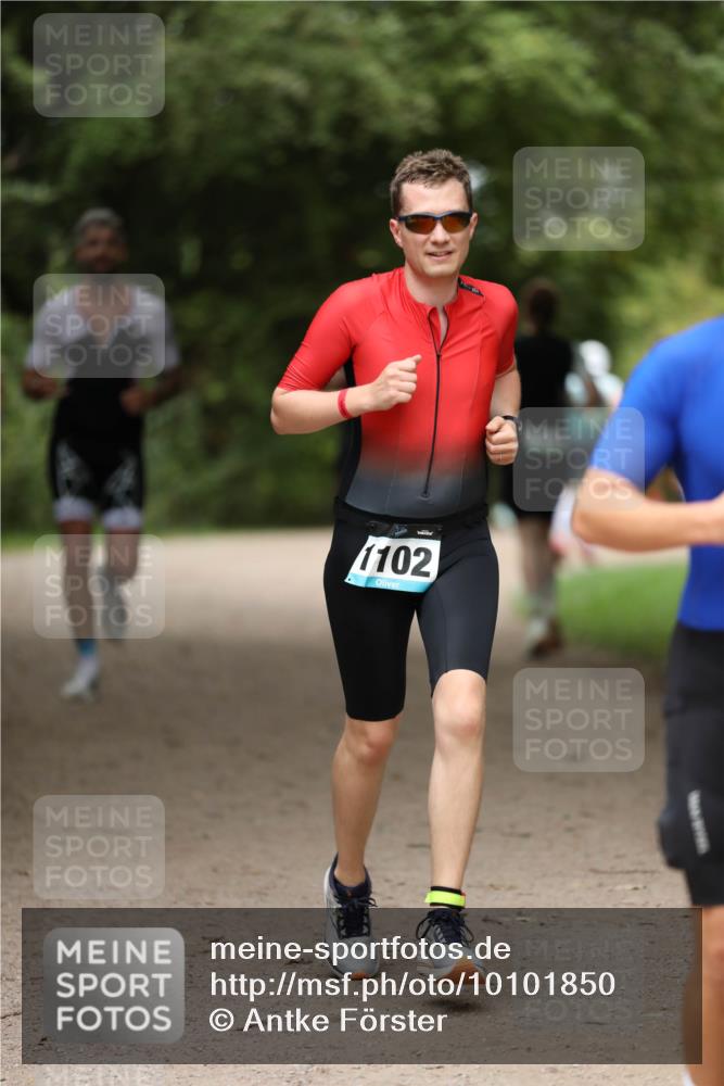 30.08.2026 - Elbe Triathlon Hamburg Antke Förster http://msf.ph/oto/10101850 30.08.2026 11:20:17 Laufen 1102 meine-sportfotos.de