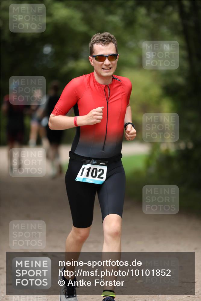 30.08.2026 - Elbe Triathlon Hamburg Antke Förster http://msf.ph/oto/10101852 30.08.2026 11:20:17 Laufen 1102 meine-sportfotos.de