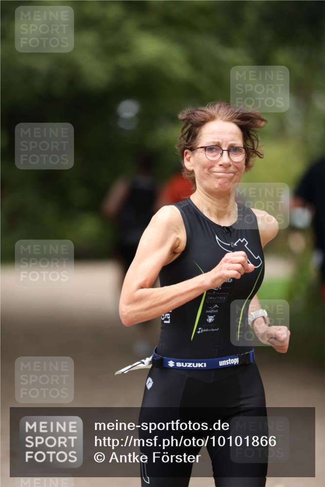 30.08.2026 - Elbe Triathlon Hamburg Antke Förster http://msf.ph/oto/10101866 30.08.2026 11:20:26 Laufen  meine-sportfotos.de