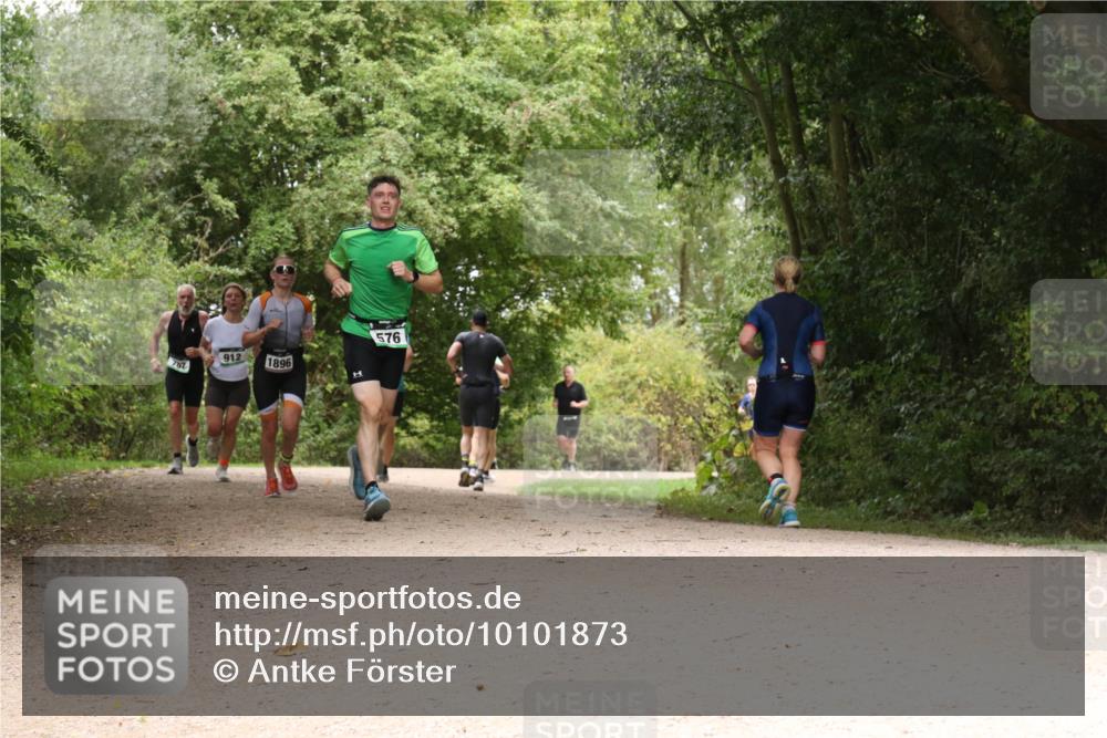 30.08.2026 - Elbe Triathlon Hamburg Antke Förster http://msf.ph/oto/10101873 30.08.2026 11:23:19 Laufen 787, 912, 1896, 576 meine-sportfotos.de