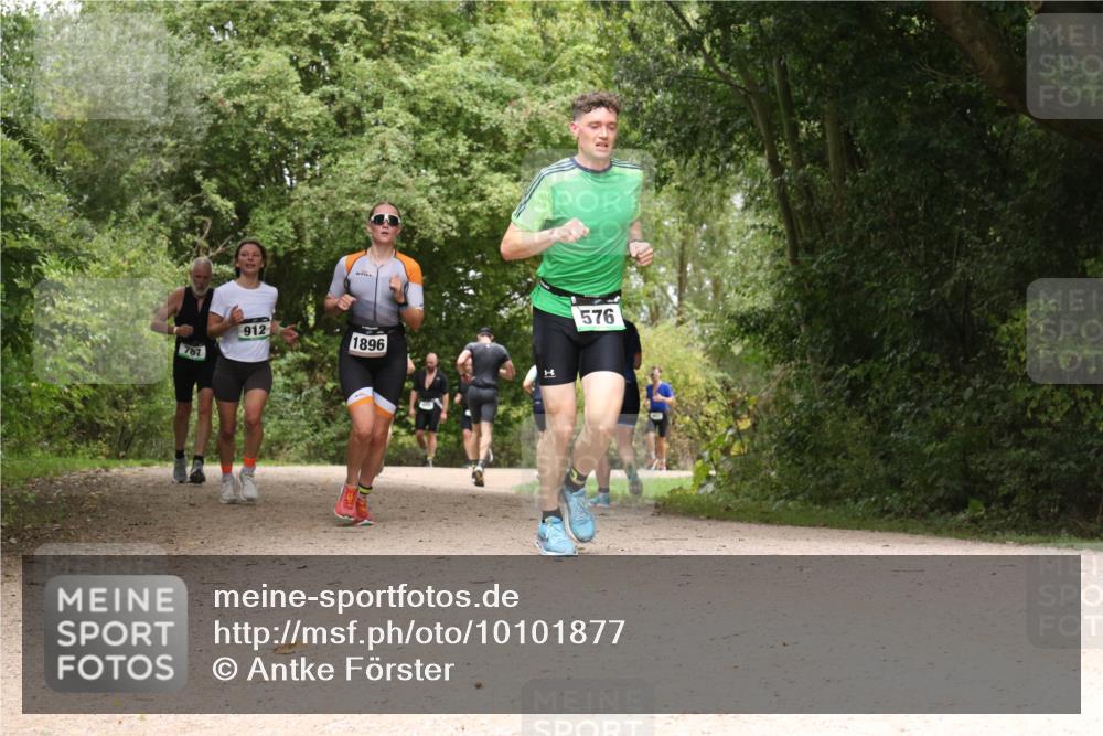 30.08.2026 - Elbe Triathlon Hamburg Antke Förster http://msf.ph/oto/10101877 30.08.2026 11:23:20 Laufen 787, 912, 1896, 576 meine-sportfotos.de