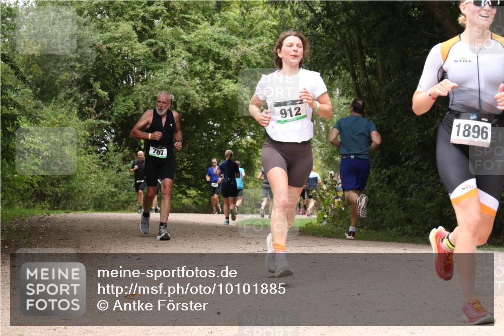 30.08.2026 - Elbe Triathlon Hamburg Antke Förster http://msf.ph/oto/10101885 30.08.2026 11:23:23 Laufen 787, 30, 912, 1896 meine-sportfotos.de