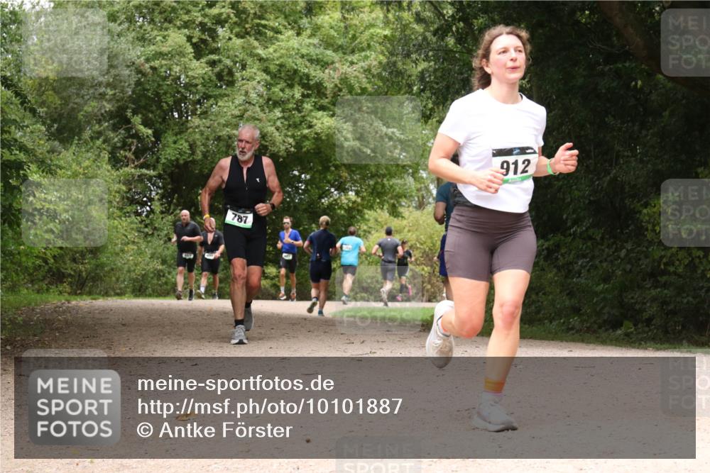 30.08.2026 - Elbe Triathlon Hamburg Antke Förster http://msf.ph/oto/10101887 30.08.2026 11:23:24 Laufen 497, 787, 912 meine-sportfotos.de