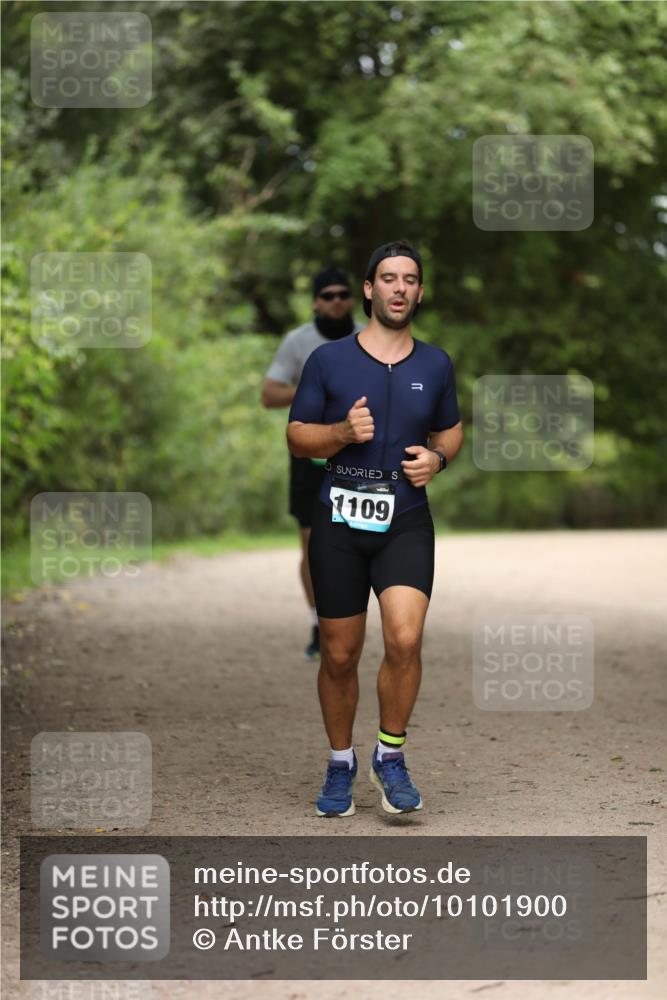 30.08.2026 - Elbe Triathlon Hamburg Antke Förster http://msf.ph/oto/10101900 30.08.2026 11:20:51 Laufen 1109 meine-sportfotos.de