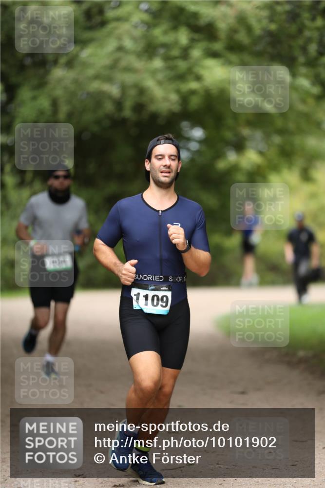 30.08.2026 - Elbe Triathlon Hamburg Antke Förster http://msf.ph/oto/10101902 30.08.2026 11:20:53 Laufen 1109 meine-sportfotos.de