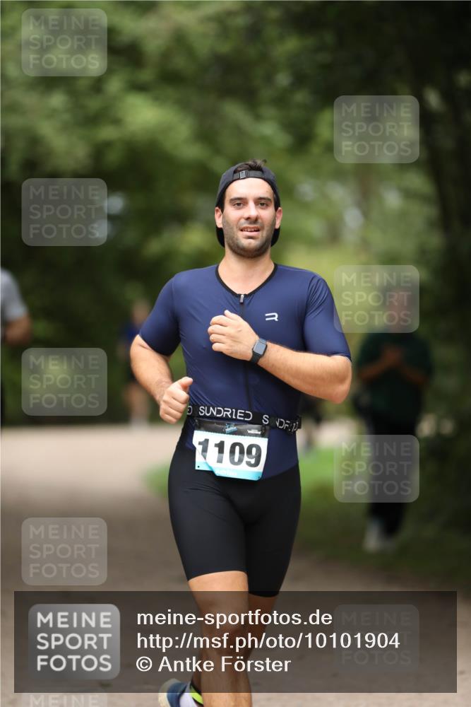 30.08.2026 - Elbe Triathlon Hamburg Antke Förster http://msf.ph/oto/10101904 30.08.2026 11:20:53 Laufen 1109 meine-sportfotos.de