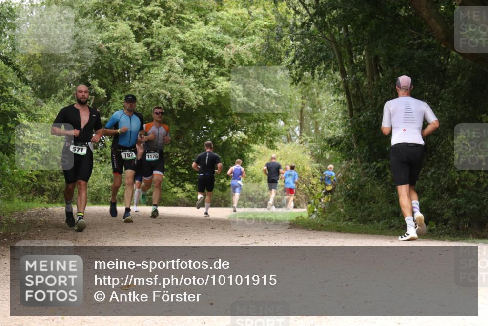 30.08.2026 - Elbe Triathlon Hamburg Antke Förster http://msf.ph/oto/10101915 30.08.2026 11:23:39 Laufen 571, 782, 1176 meine-sportfotos.de