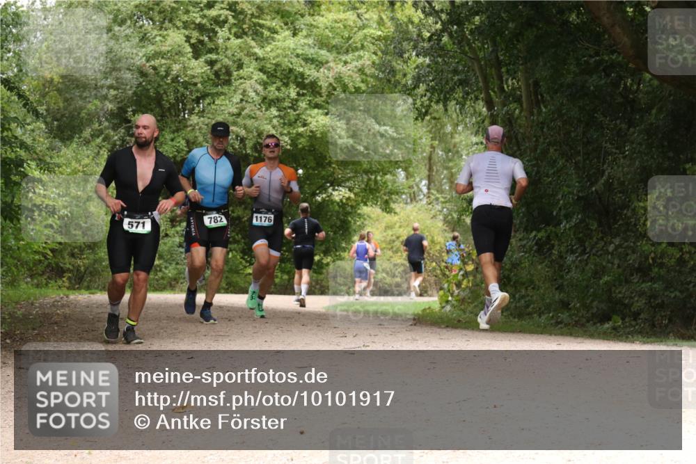 30.08.2026 - Elbe Triathlon Hamburg Antke Förster http://msf.ph/oto/10101917 30.08.2026 11:23:40 Laufen 571, 782, 1176 meine-sportfotos.de