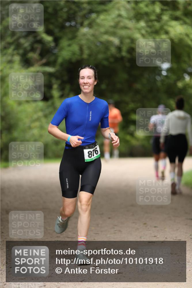30.08.2026 - Elbe Triathlon Hamburg Antke Förster http://msf.ph/oto/10101918 30.08.2026 11:21:06 Laufen 876 meine-sportfotos.de