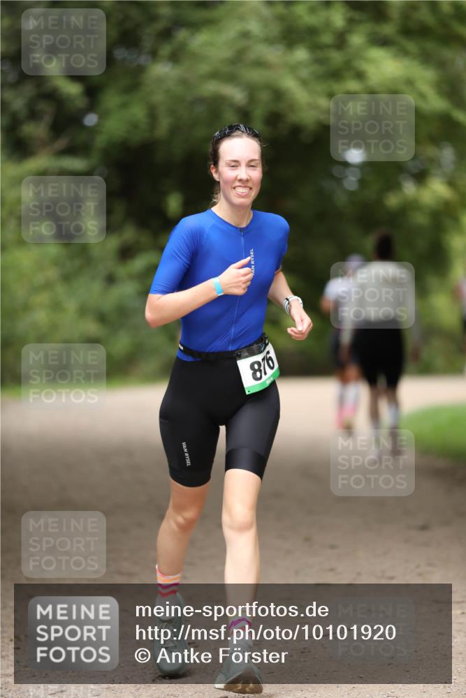 30.08.2026 - Elbe Triathlon Hamburg Antke Förster http://msf.ph/oto/10101920 30.08.2026 11:21:07 Laufen 876 meine-sportfotos.de