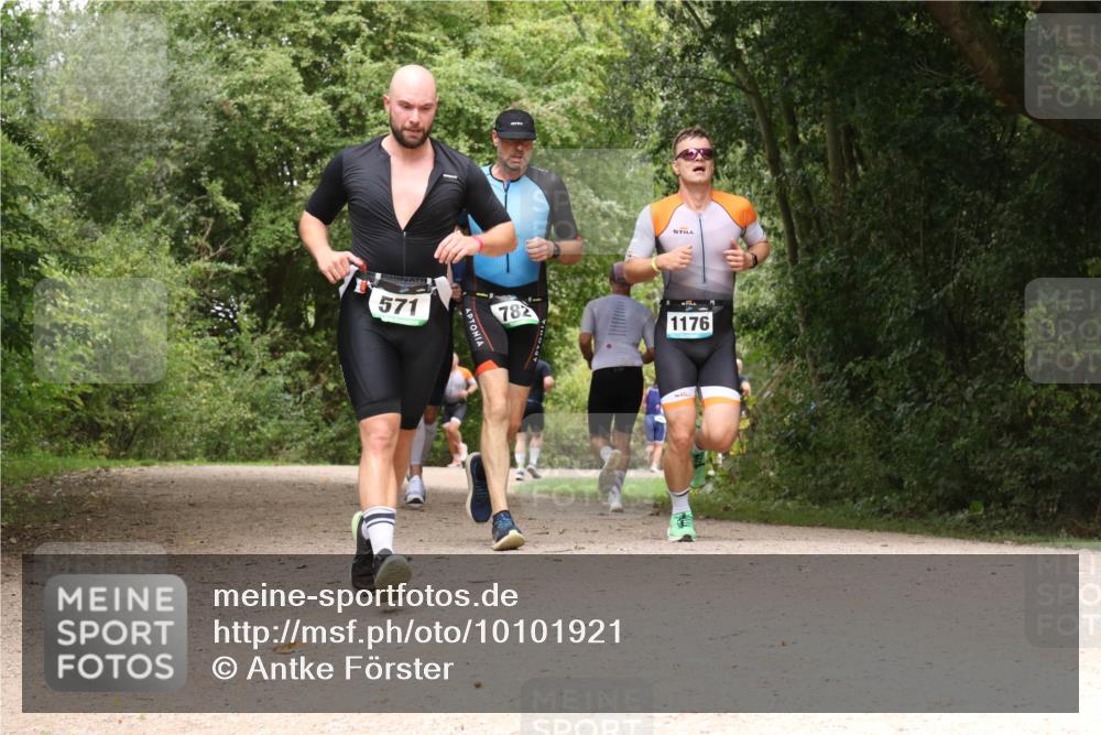 30.08.2026 - Elbe Triathlon Hamburg Antke Förster http://msf.ph/oto/10101921 30.08.2026 11:23:42 Laufen 571, 782, 1176 meine-sportfotos.de