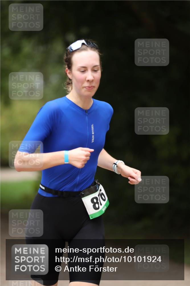 30.08.2026 - Elbe Triathlon Hamburg Antke Förster http://msf.ph/oto/10101924 30.08.2026 11:21:08 Laufen 816 meine-sportfotos.de