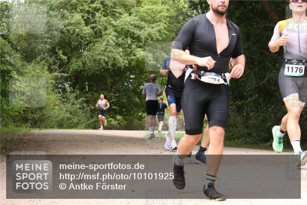 30.08.2026 - Elbe Triathlon Hamburg Antke Förster http://msf.ph/oto/10101925 30.08.2026 11:23:43 Laufen 1176 meine-sportfotos.de