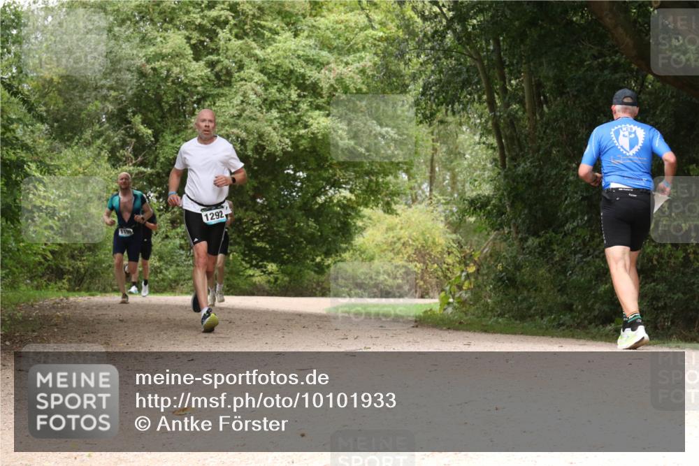 30.08.2026 - Elbe Triathlon Hamburg Antke Förster http://msf.ph/oto/10101933 30.08.2026 11:23:59 Laufen 1198, 1292 meine-sportfotos.de