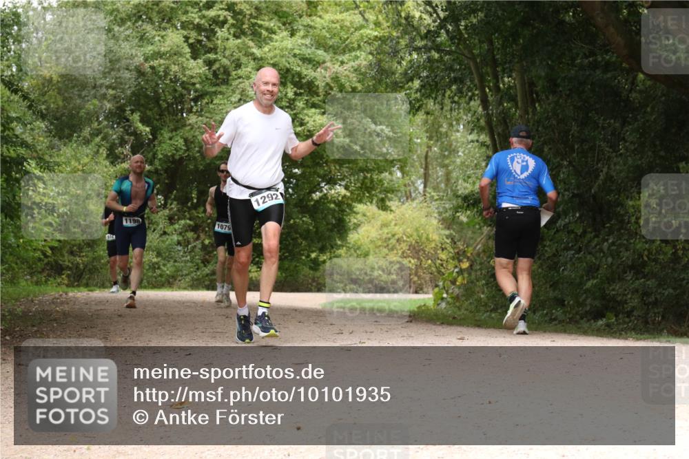 30.08.2026 - Elbe Triathlon Hamburg Antke Förster http://msf.ph/oto/10101935 30.08.2026 11:24:00 Laufen 51, 1198, 1079, 1292 meine-sportfotos.de