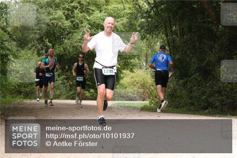 30.08.2026 - Elbe Triathlon Hamburg Antke Förster http://msf.ph/oto/10101937 30.08.2026 11:24:01 Laufen 514, 1198, 1292, 1079 meine-sportfotos.de