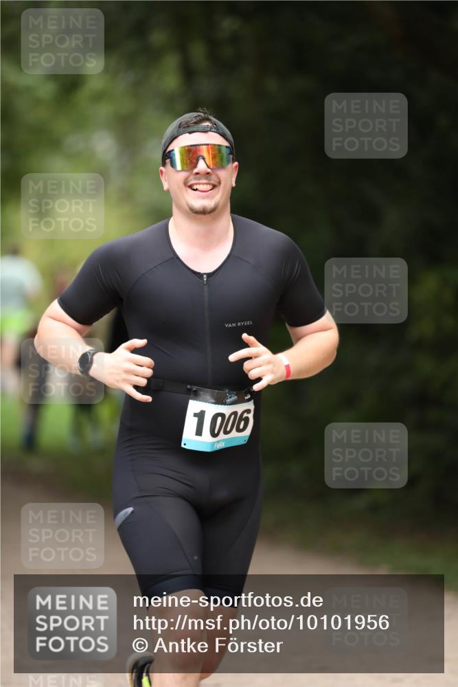 30.08.2026 - Elbe Triathlon Hamburg Antke Förster http://msf.ph/oto/10101956 30.08.2026 11:21:29 Laufen 1006 meine-sportfotos.de