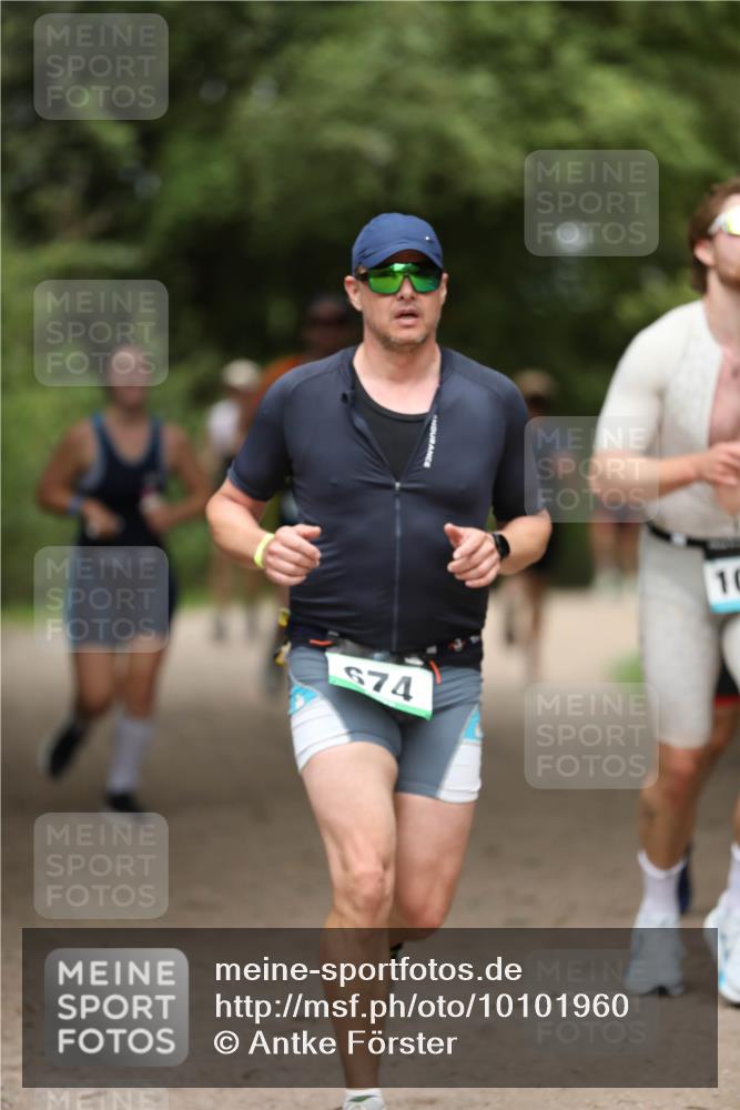 30.08.2026 - Elbe Triathlon Hamburg Antke Förster http://msf.ph/oto/10101960 30.08.2026 11:21:31 Laufen 674, 10 meine-sportfotos.de