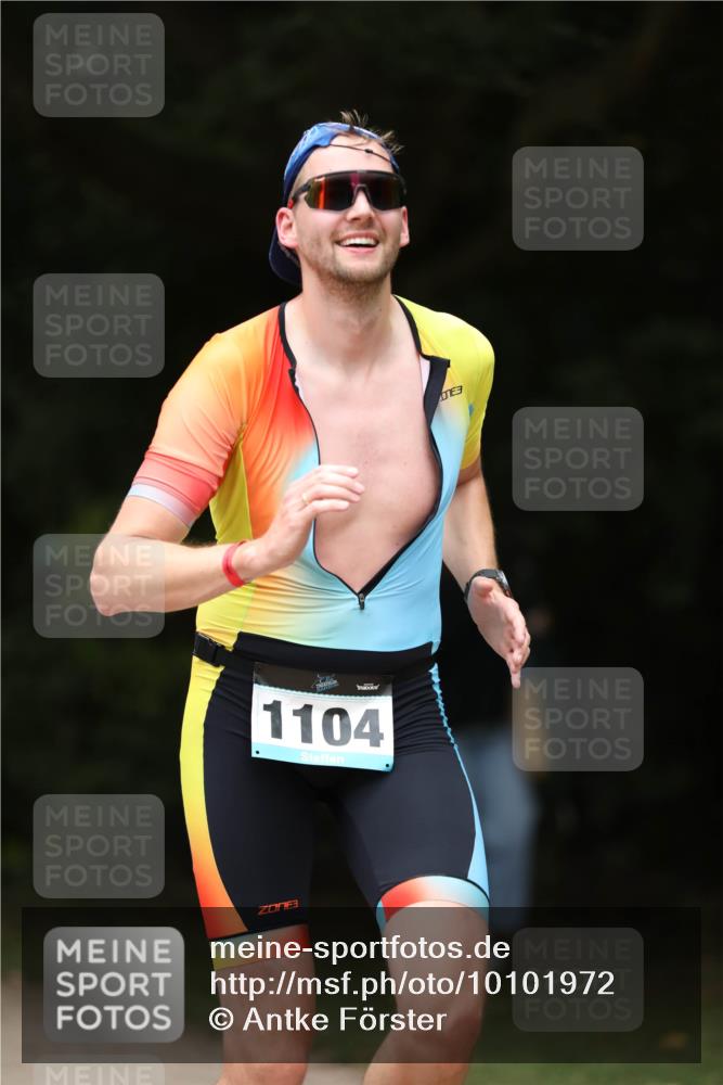 30.08.2026 - Elbe Triathlon Hamburg Antke Förster http://msf.ph/oto/10101972 30.08.2026 11:21:36 Laufen 1104, 3 meine-sportfotos.de