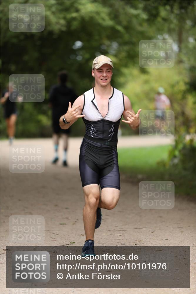 30.08.2026 - Elbe Triathlon Hamburg Antke Förster http://msf.ph/oto/10101976 30.08.2026 11:21:38 Laufen  meine-sportfotos.de