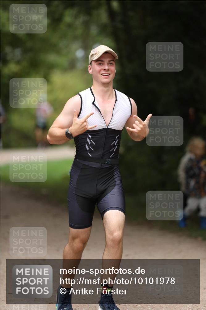 30.08.2026 - Elbe Triathlon Hamburg Antke Förster http://msf.ph/oto/10101978 30.08.2026 11:21:39 Laufen  meine-sportfotos.de