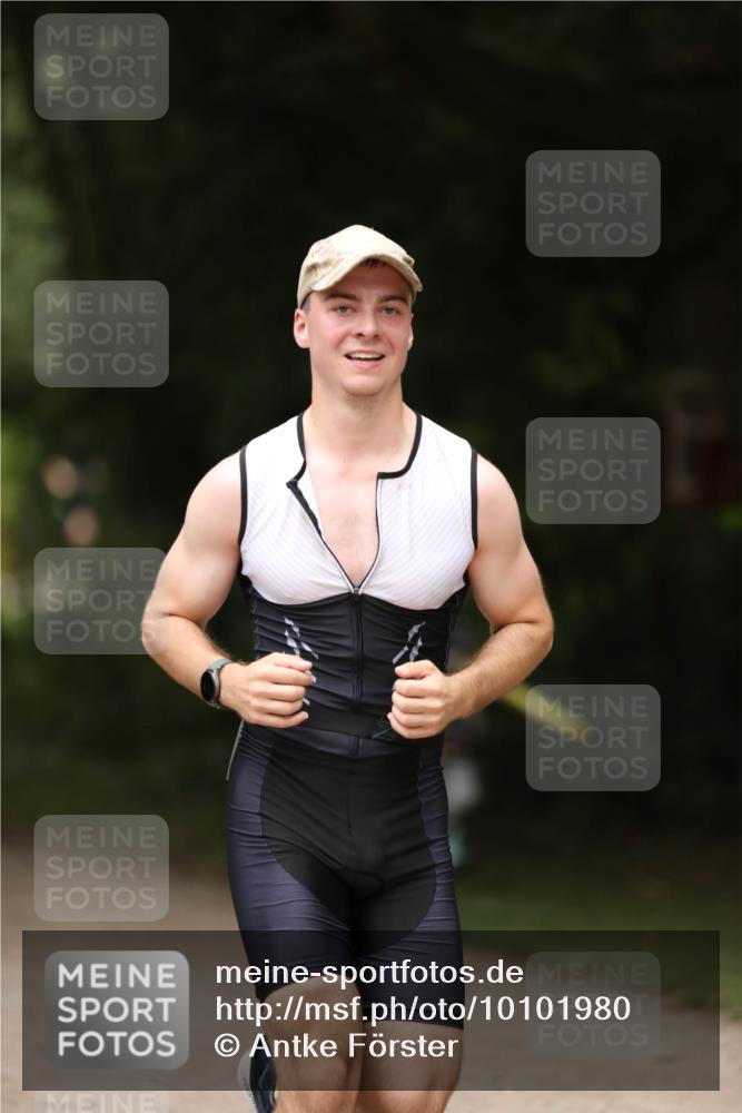 30.08.2026 - Elbe Triathlon Hamburg Antke Förster http://msf.ph/oto/10101980 30.08.2026 11:21:39 Laufen  meine-sportfotos.de