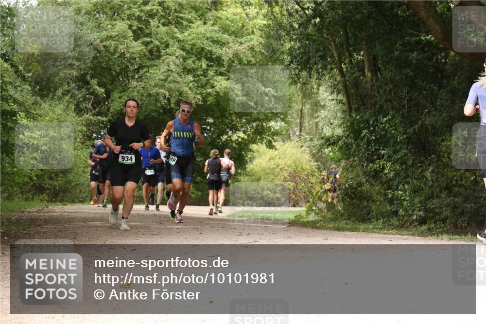 30.08.2026 - Elbe Triathlon Hamburg Antke Förster http://msf.ph/oto/10101981 30.08.2026 11:24:32 Laufen 934, 1194, 49 meine-sportfotos.de