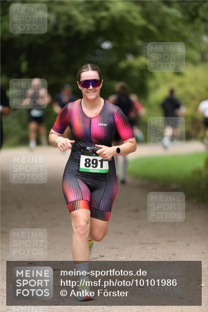 30.08.2026 - Elbe Triathlon Hamburg Antke Förster http://msf.ph/oto/10101986 30.08.2026 11:21:45 Laufen 7001, 891 meine-sportfotos.de