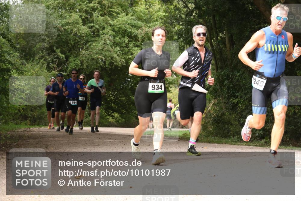 30.08.2026 - Elbe Triathlon Hamburg Antke Förster http://msf.ph/oto/10101987 30.08.2026 11:24:35 Laufen 1194, 1275, 934, 1249 meine-sportfotos.de