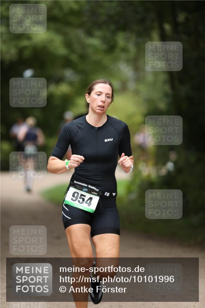 30.08.2026 - Elbe Triathlon Hamburg Antke Förster http://msf.ph/oto/10101996 30.08.2026 11:21:49 Laufen 954, 2 meine-sportfotos.de