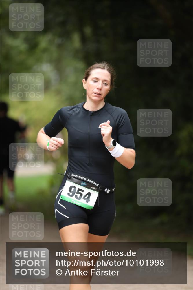 30.08.2026 - Elbe Triathlon Hamburg Antke Förster http://msf.ph/oto/10101998 30.08.2026 11:21:49 Laufen 954 meine-sportfotos.de