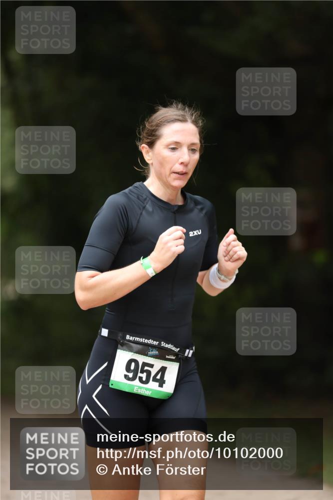 30.08.2026 - Elbe Triathlon Hamburg Antke Förster http://msf.ph/oto/10102000 30.08.2026 11:21:50 Laufen 954, 2 meine-sportfotos.de