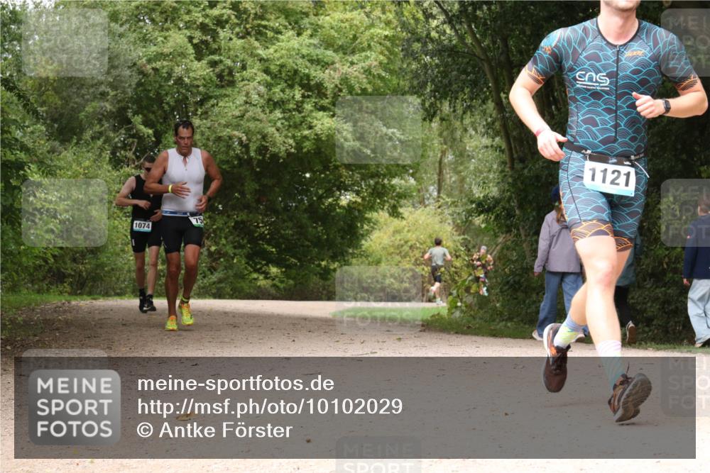 30.08.2026 - Elbe Triathlon Hamburg Antke Förster http://msf.ph/oto/10102029 30.08.2026 11:25:02 Laufen 1074, 75, 1121 meine-sportfotos.de