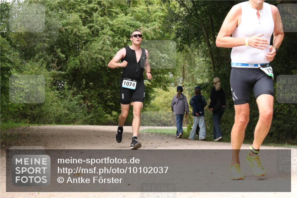 30.08.2026 - Elbe Triathlon Hamburg Antke Förster http://msf.ph/oto/10102037 30.08.2026 11:25:06 Laufen 1074 meine-sportfotos.de